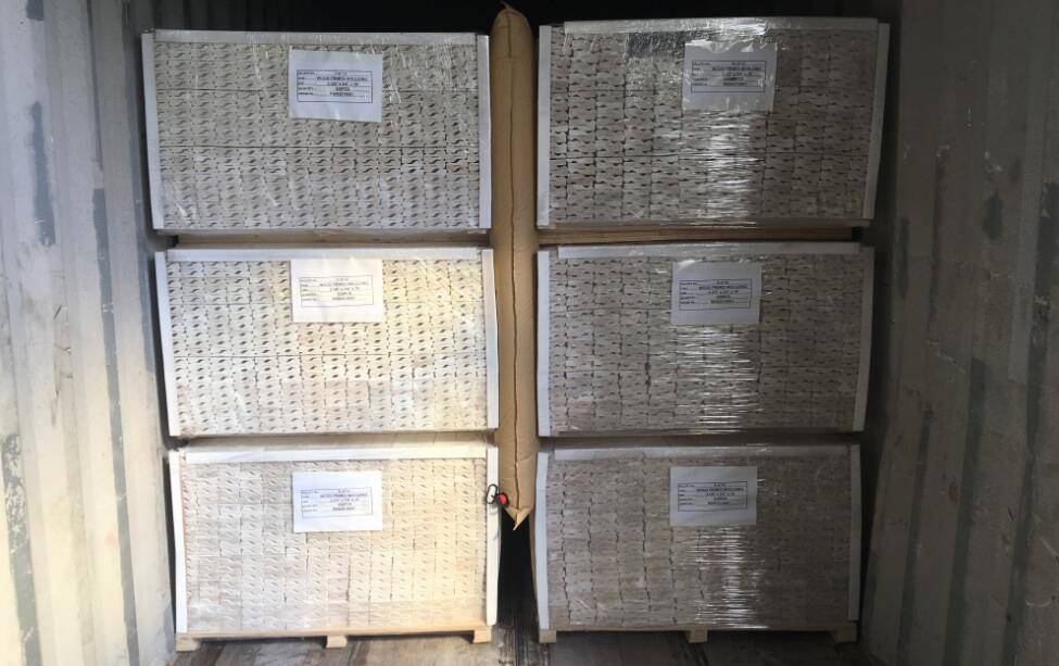 מיכל טוען תמונה Container Loading Photo